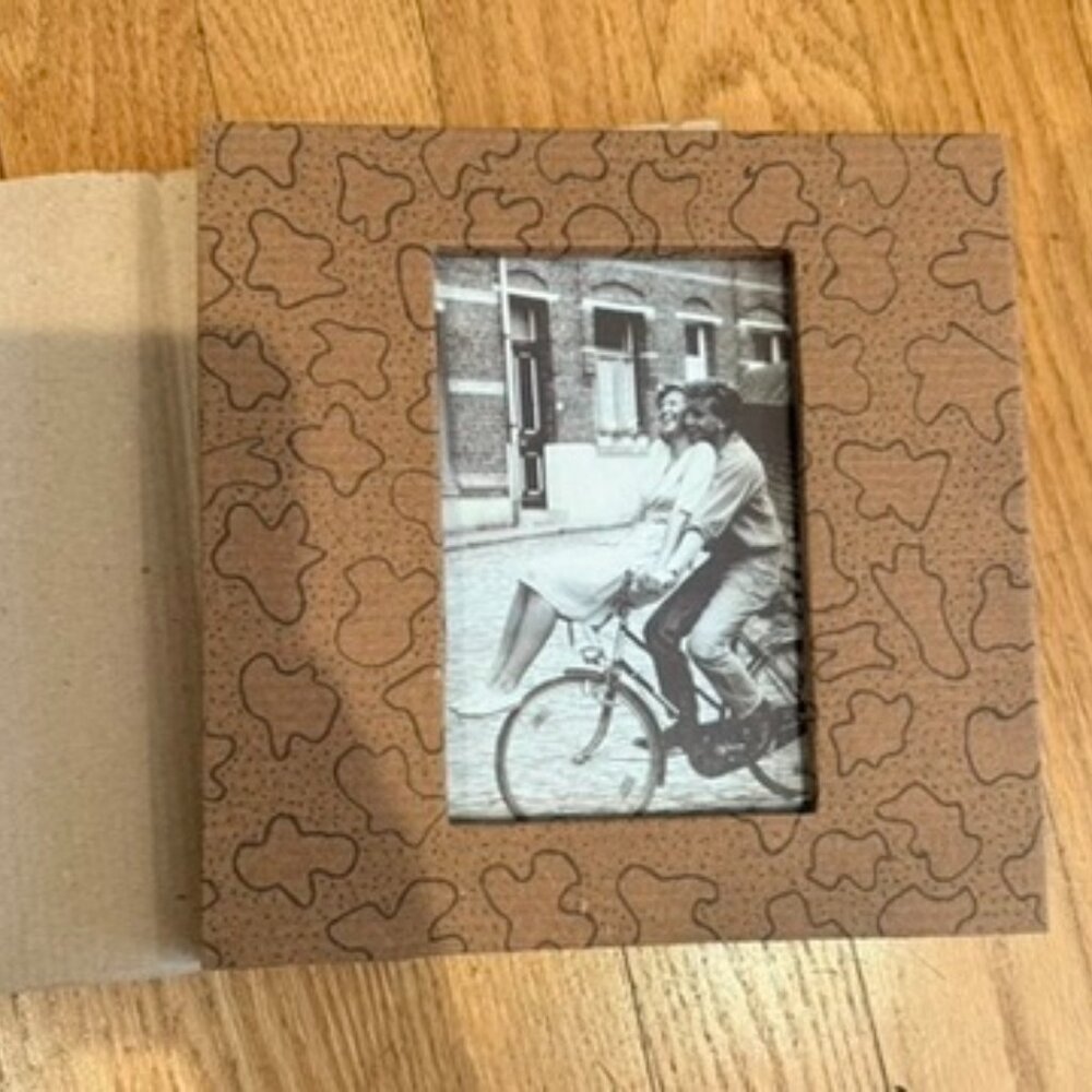 NWT Biege/Brown Milano Series Printed Vintage 1990s Picture Frame Size: 4x6